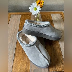 UGH Tasman Slippers